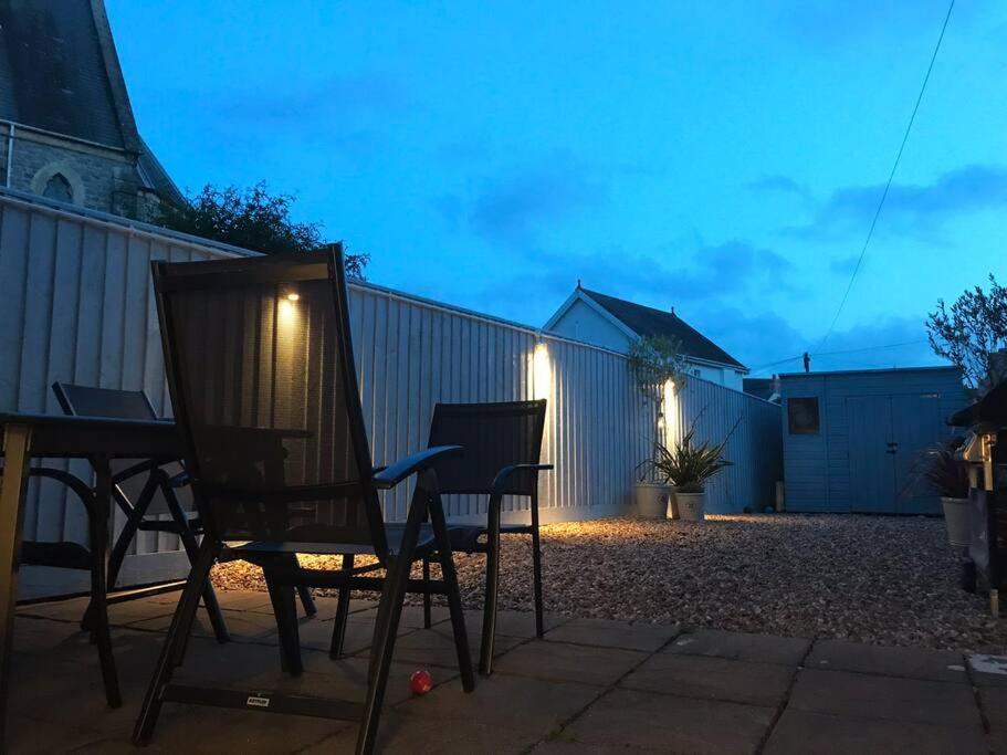 Flat 1 Flint House Tenby - 2 Bedroom - Garden - Dog Friendly Kültér fotó